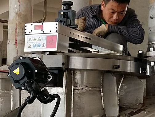 法蘭面端加工機(jī)現(xiàn)場(chǎng)